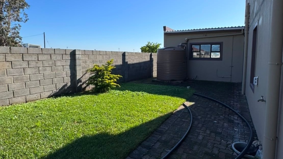 5 Bedroom Property for Sale in Overbaakens Eastern Cape